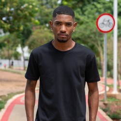 Camiseta Premium Preta